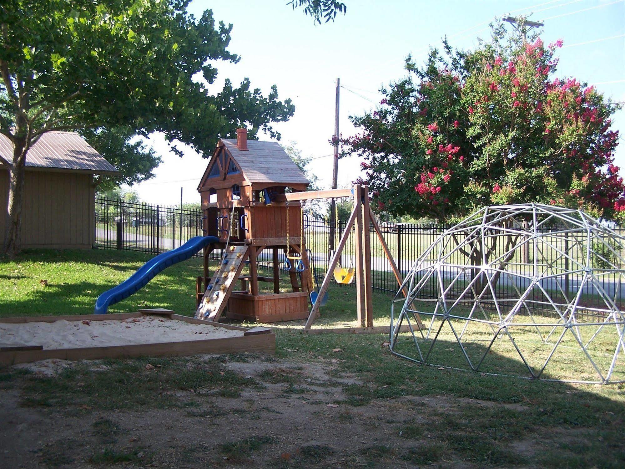 Sun Retreats Texas Hill Country Hotel New Braunfels Ngoại thất bức ảnh